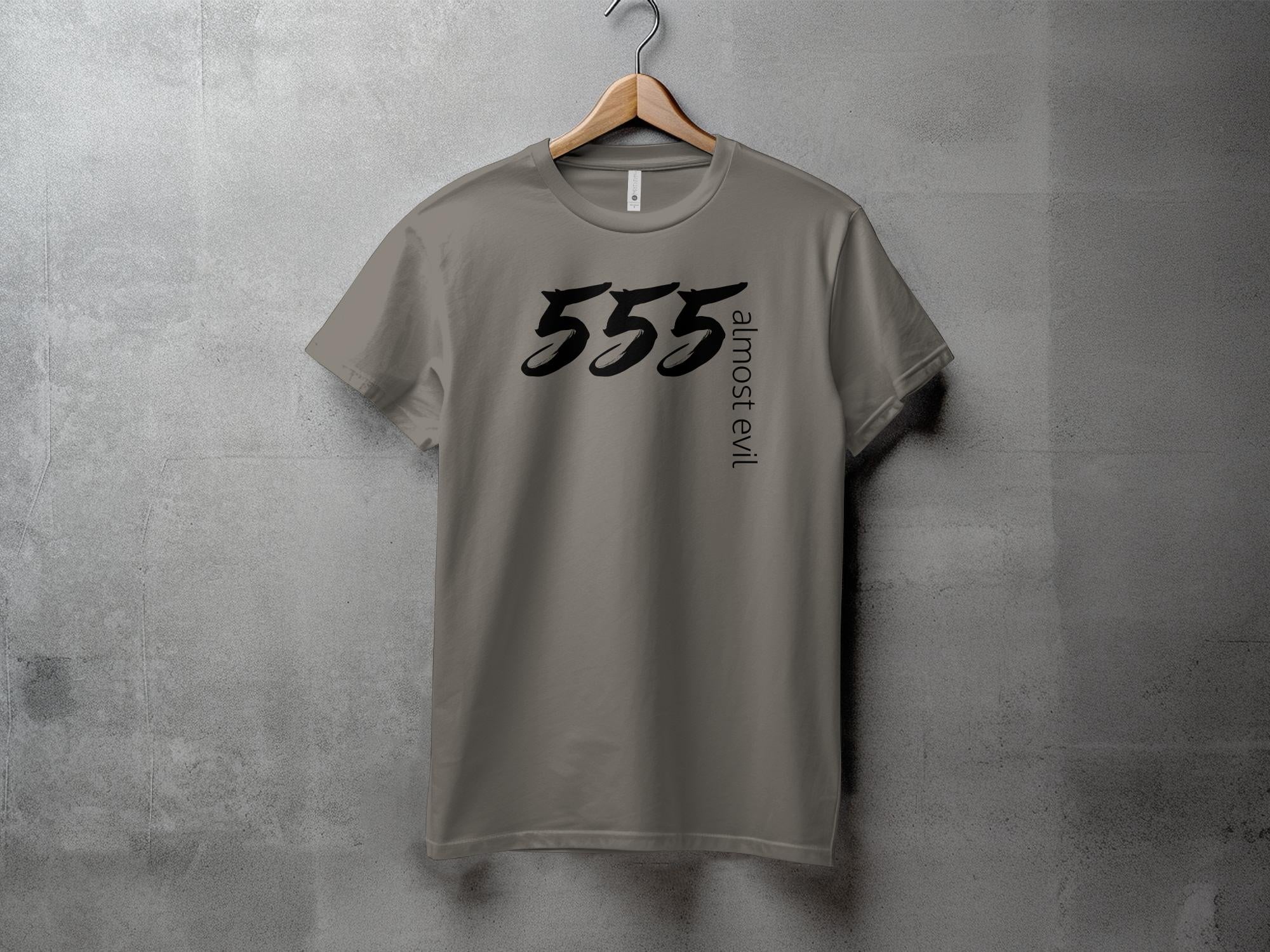 555 - Dame T-shirt - Slim fit