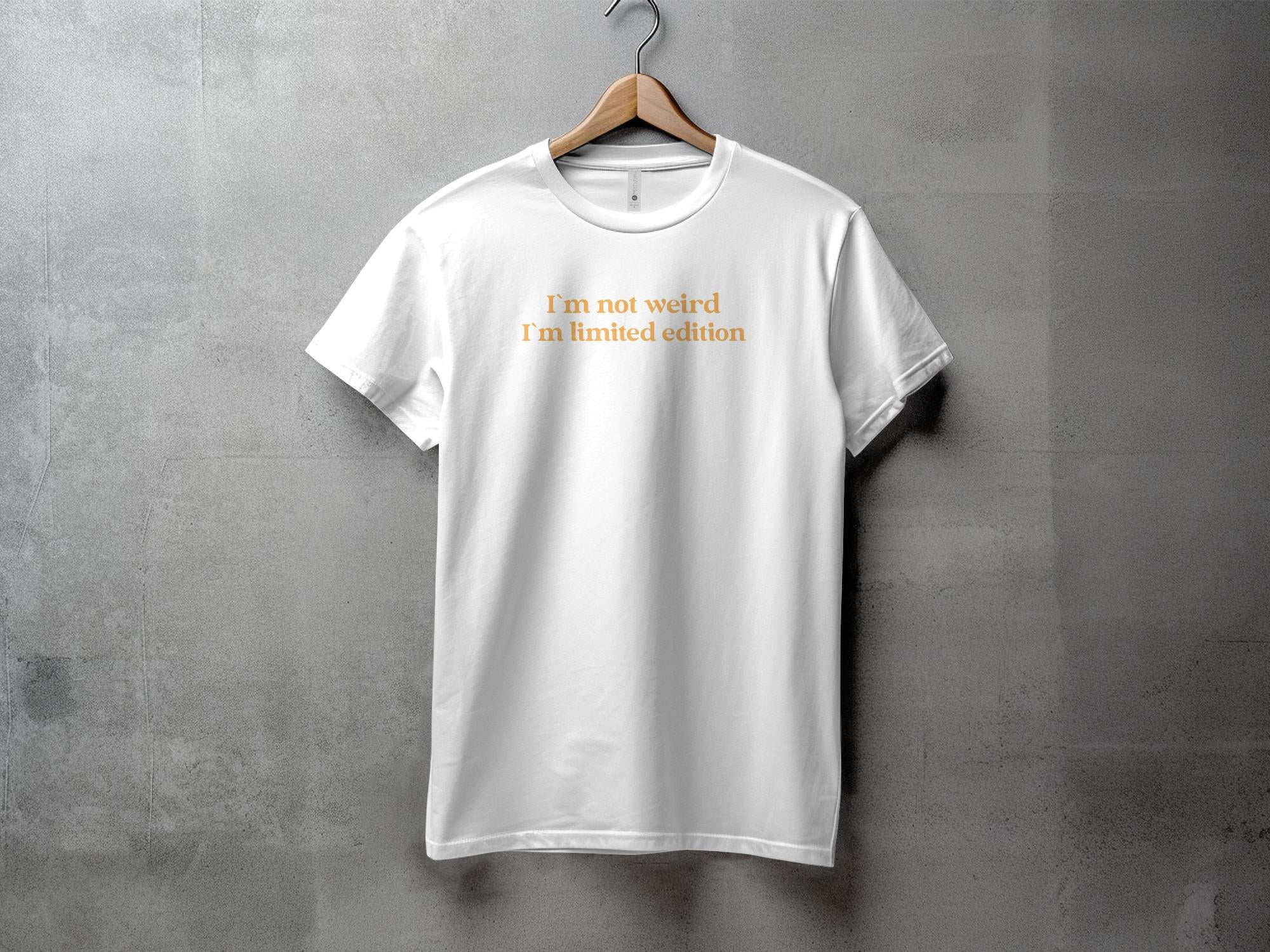 I`m not weird - Dame T-shirt - Slim fit