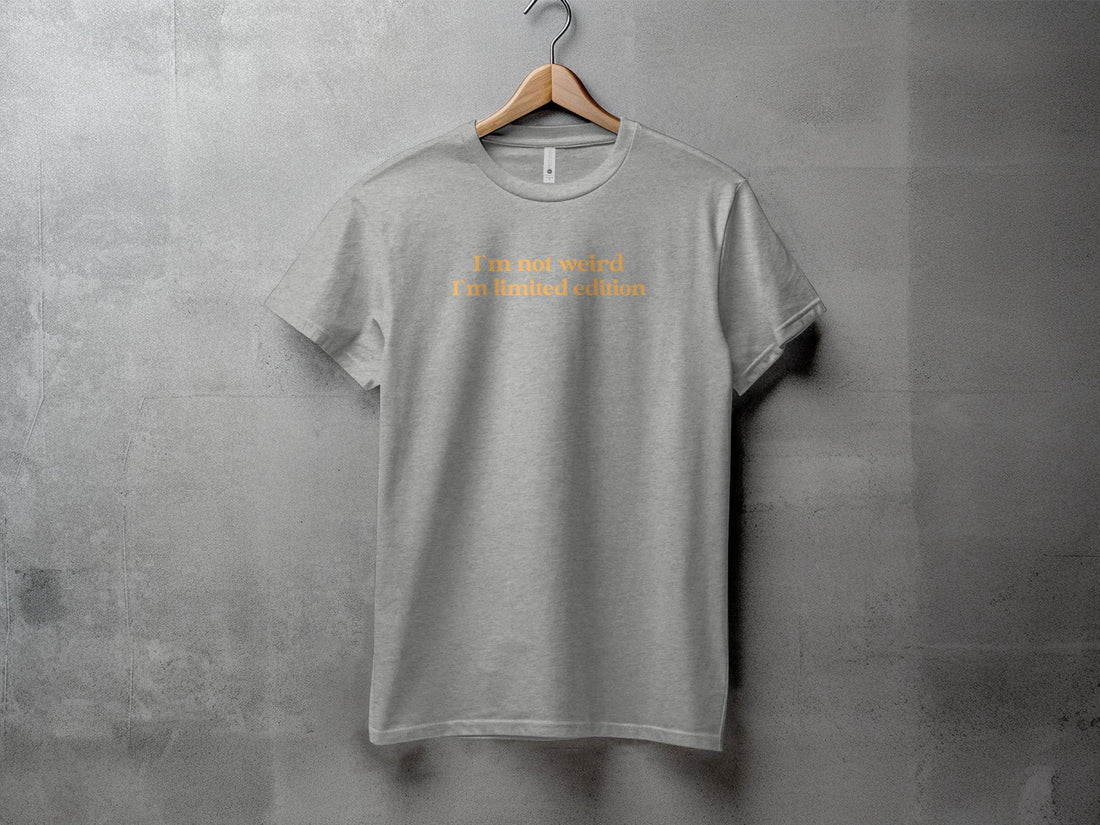 I`m not weird - M - Dame T-shirt - Slim fit - OUTLET