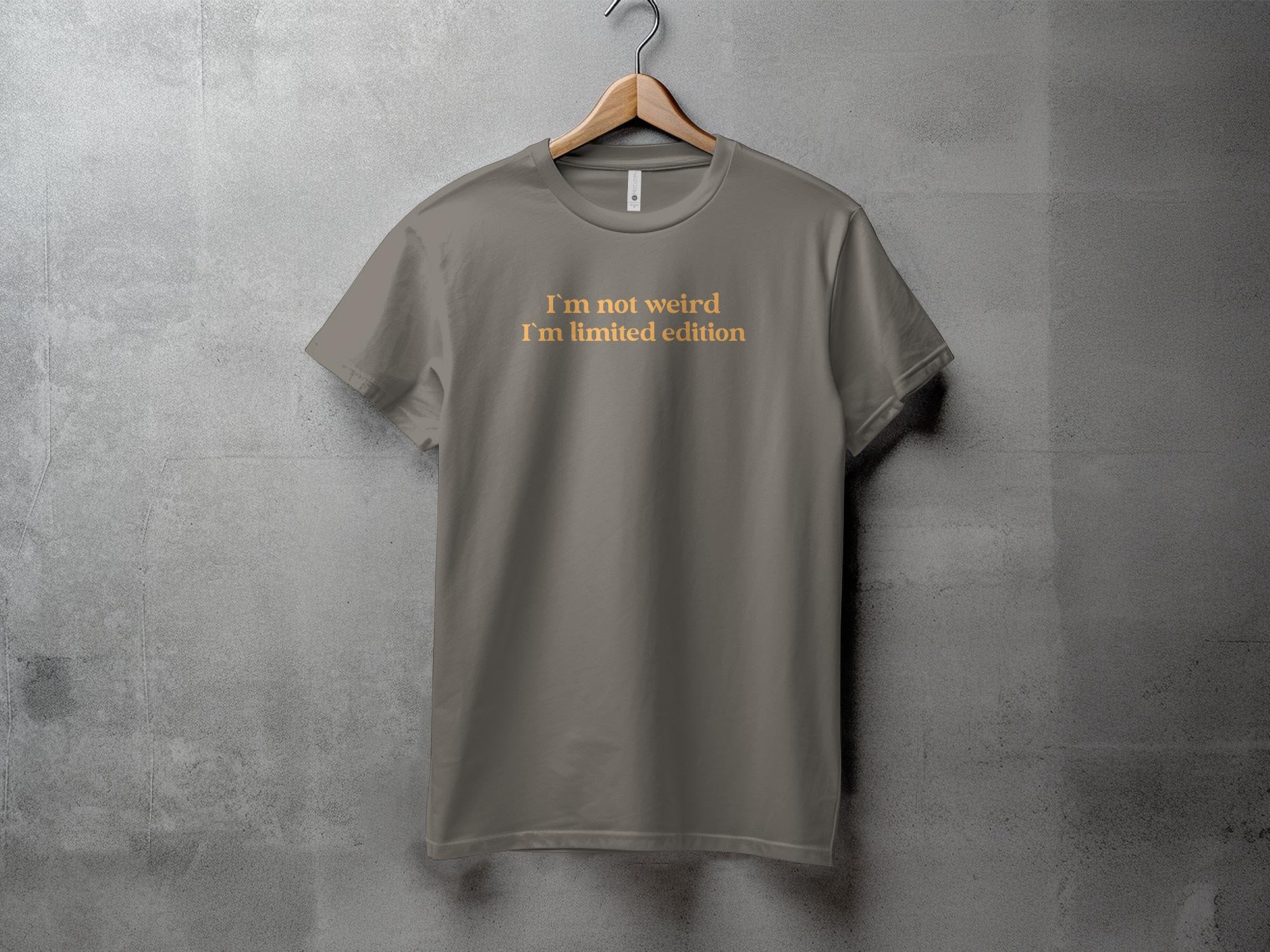 I`m not weird - Dame T-shirt - Slim fit